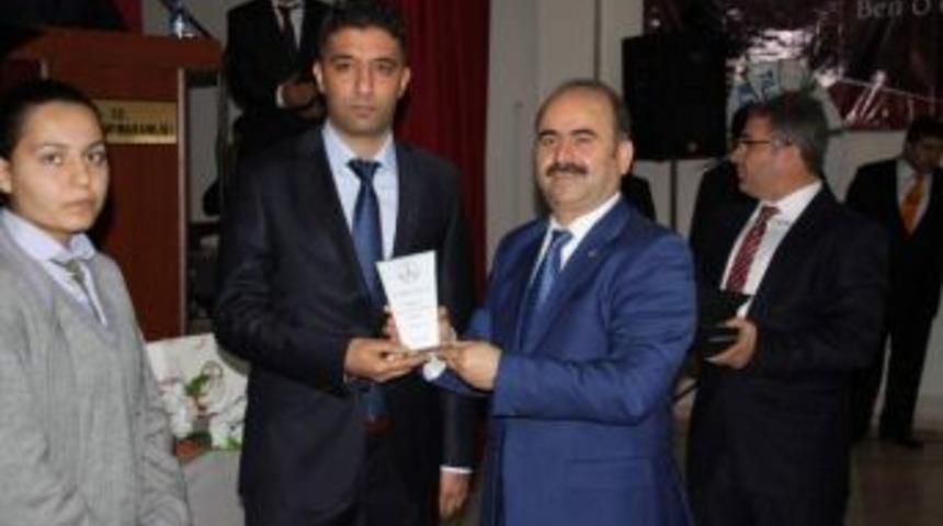 Siirt'te Anlamlı &Ouml;ğretmenler G&uuml;n&uuml; Kutlaması