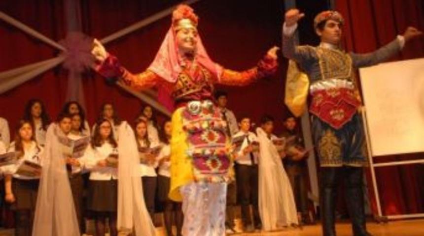 Fethiye'de &Ouml;ğretmenler G&uuml;n&uuml;'ne Coşkulu Kutlama