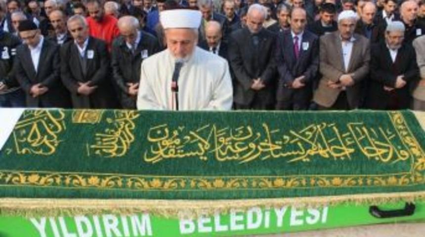 &Uuml;nl&uuml; Tatlıcı Hayatını Kaybetti