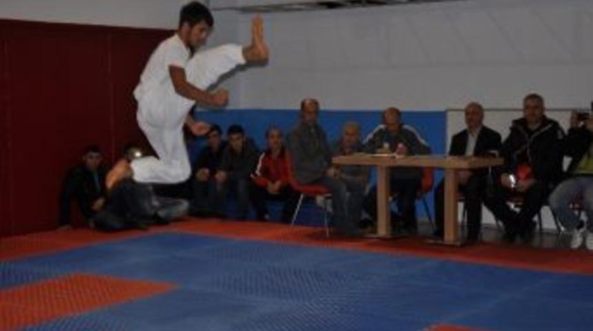 Wuşhu Sınavında Ter D&ouml;kt&uuml;ler