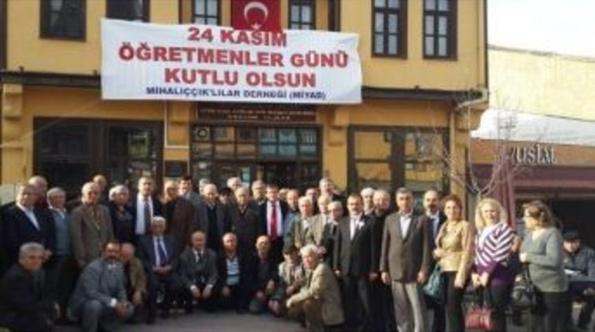 Mihalı&ccedil;&ccedil;ıklılar Derneği &Ouml;ğretmenler G&uuml;n&uuml;'n&uuml; Kutladı