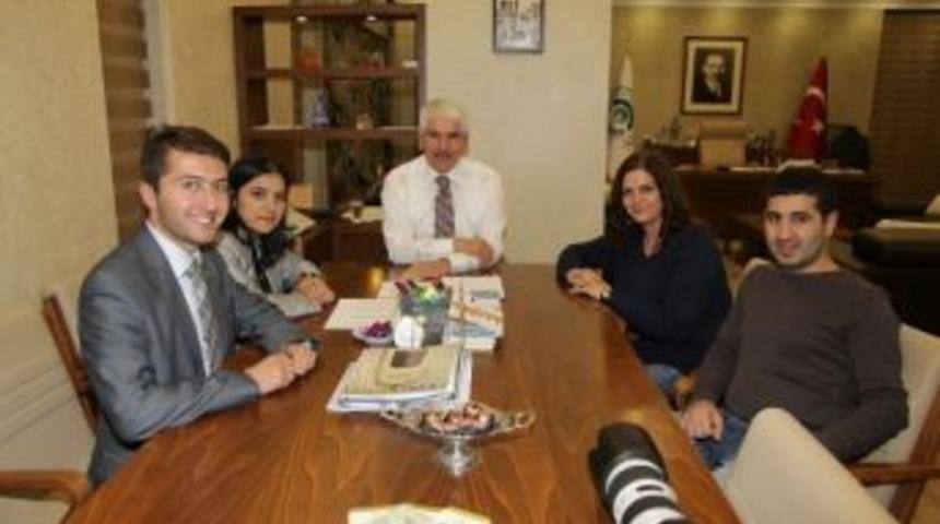 Azerbaycan Devlet Sanat&ccedil;ısı Nuriye H&uuml;seyinova&rsquo;dan Başkan Sakallıya Ziyaret