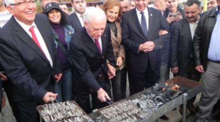 Haberal Ve K&ouml;kt&uuml;rk Festivale Katılıp Hamsi Yedi