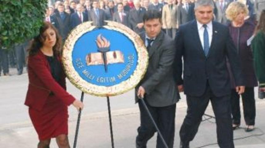 Akhisar'da 24 Kasım &Ouml;ğretmenler G&uuml;n&uuml; T&ouml;renle Kutlandı