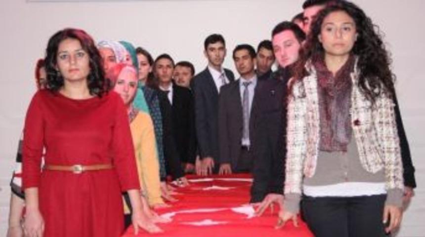 Ahlat&rsquo;ta &Ouml;ğretmenler G&uuml;n&uuml; Kutlandı