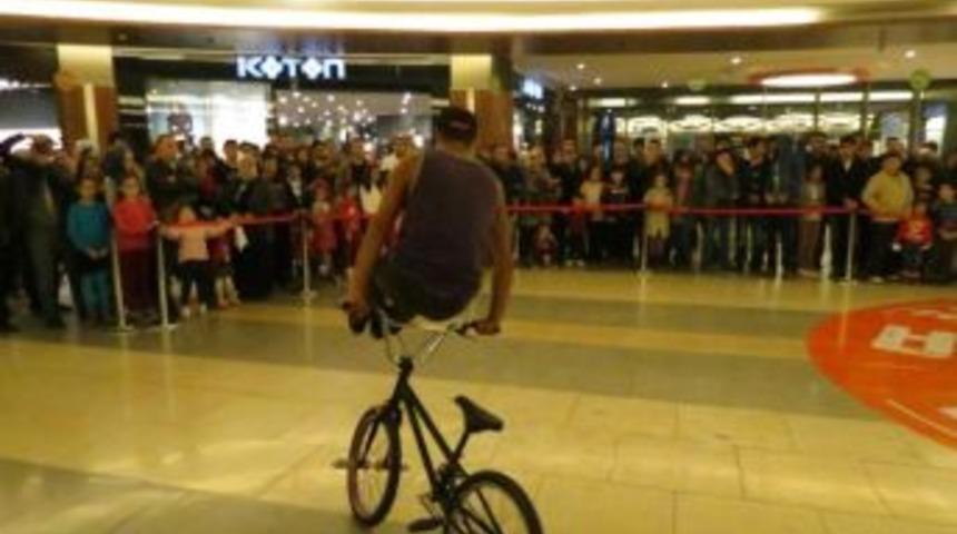 Bisiklet G&ouml;sterisi Nefesleri Kesti