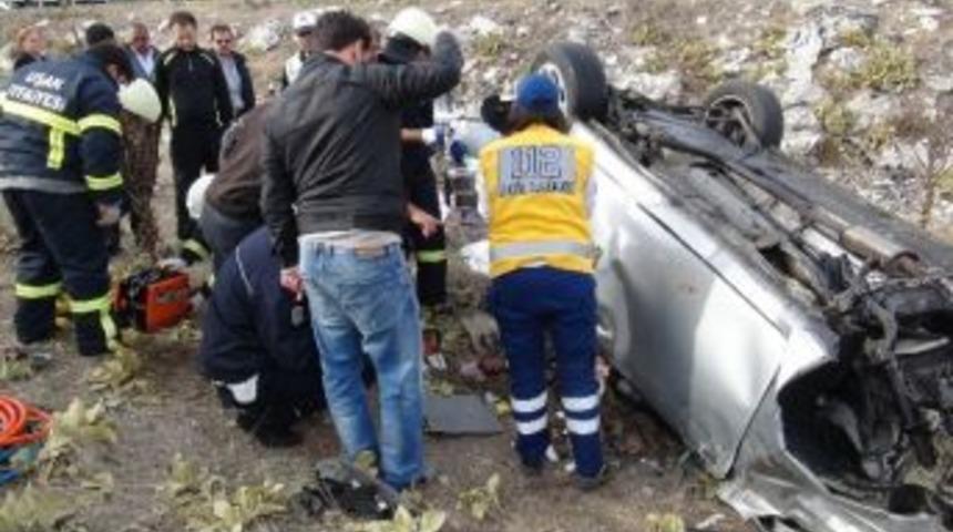 Uşak’ta Trafik Kazası: 1’i Çocuk 4 Yaralı