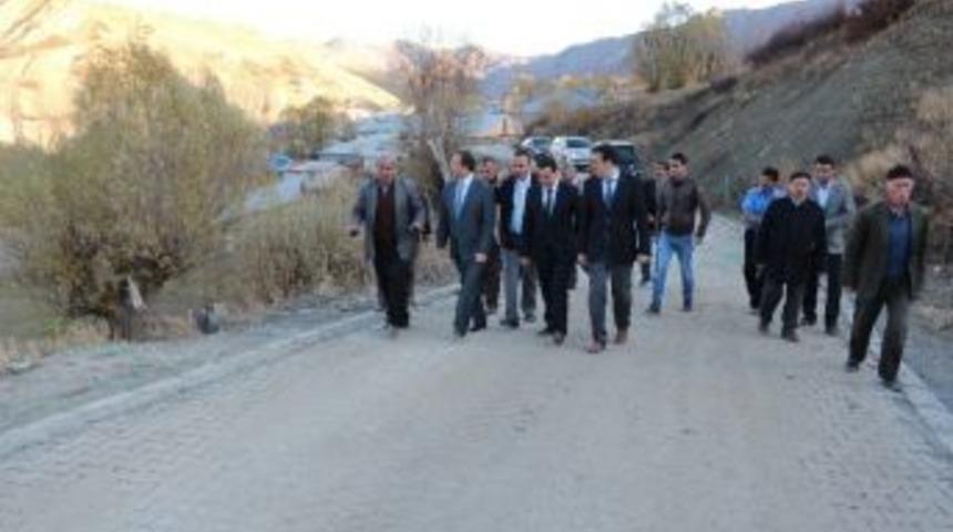 K&ouml;y Yolları Kilitli Parke Taşı İle D&ouml;şeniyor