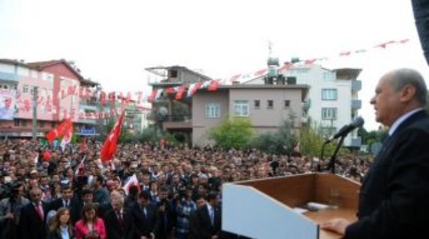 Bah&ccedil;eli: "başınızı Yastığa Koyunca 'bu &Uuml;lke Nereye Gidiyor' Diye D&uuml;ş&uuml;n&uuml;n"