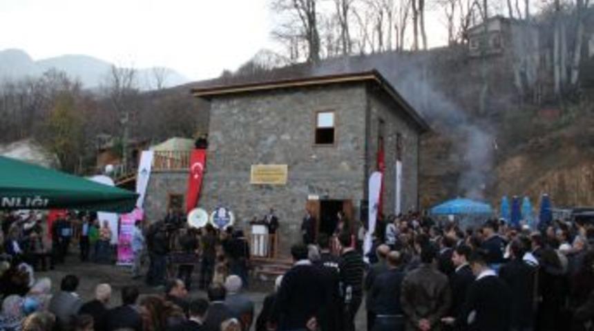 &Ccedil;alıkuşu Feride&rsquo;nin K&ouml;y&uuml;ne &lsquo;Reşat Nuri G&uuml;ntekin &Ccedil;alıkuşu Evi&rsquo; A&ccedil;ıldı