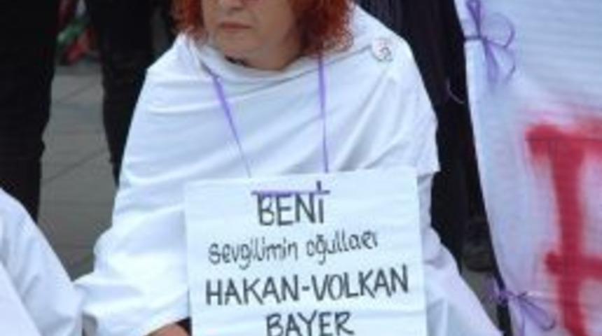 Kadınlar Eylem Yaptı, Erkekler Hatıra Fotoğrafı &Ccedil;ektirdi