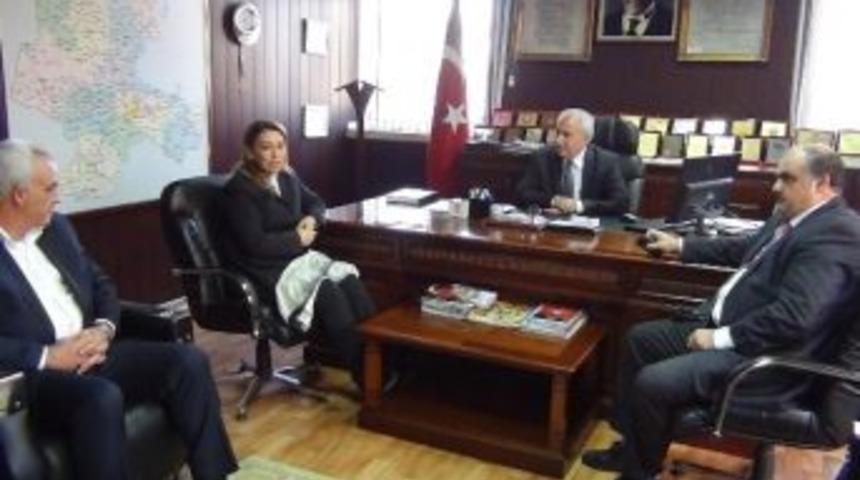 &Ccedil;alık'tan Milli Eğitim M&uuml;d&uuml;rl&uuml;ğ&uuml;ne &Ouml;ğretmenler G&uuml;n&uuml; Ziyareti