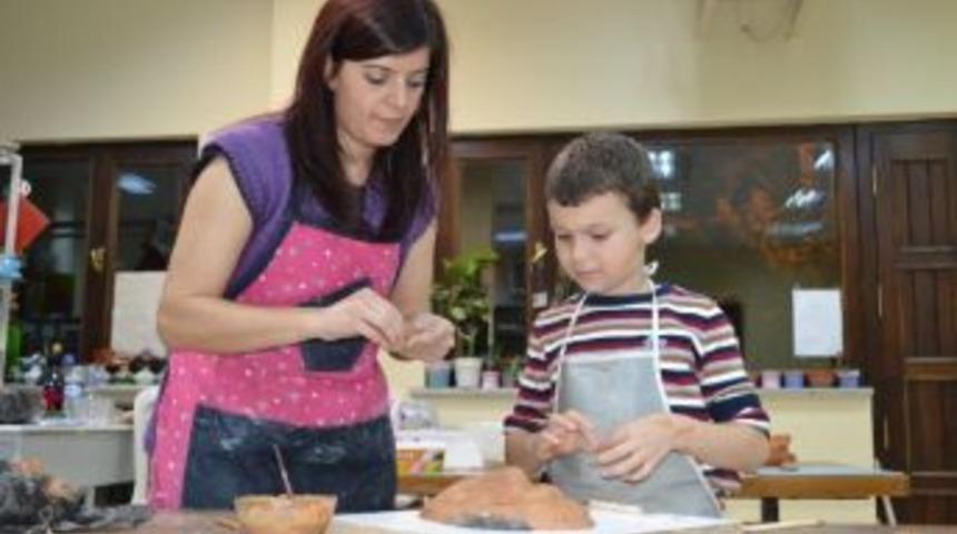 Seramiğe Hayat Veriyorlar