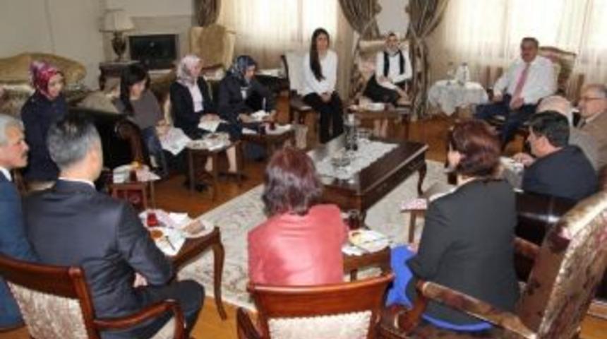 24 Kasım &Ouml;ğretmenler G&uuml;n&uuml;nde, Vali &Ouml;ğretmenleri Misafir Etti