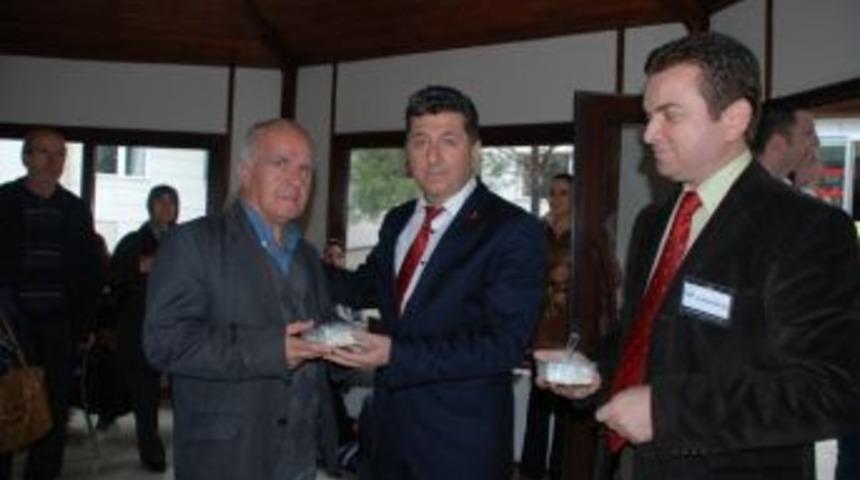 Uzunk&ouml;pr&uuml; Devlet Hastanesi &Uuml;cretsiz Pilav Dağıttı