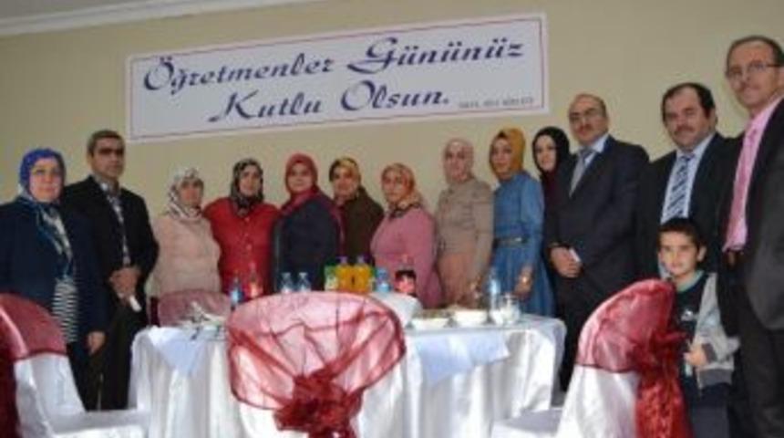 &Ouml;ğretmenlere Ev Yapımı Kutlama