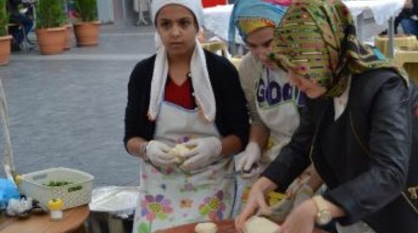 &Ouml;ğrenciler Yararına Kermes