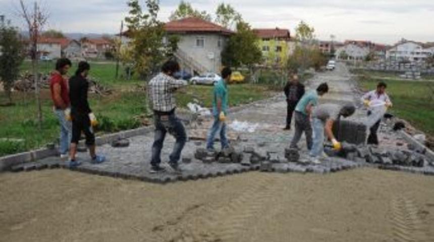 Başiskele&rsquo;de 2 Sokak Parke Taşlarıyla İşleniyor