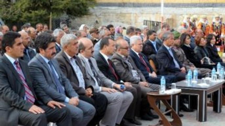 Toroslar'da &Ccedil;ift&ccedil;iye 672 Koyun Dağıtıldı