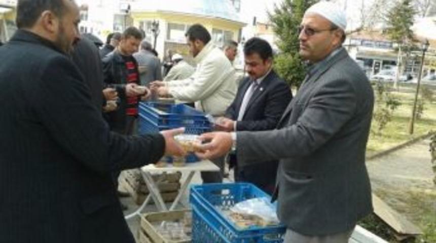 Daday&rsquo;da Beşbin Kişiye Aşure Dağıtıldı