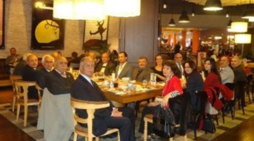 Forum Kayseri'de &Ouml;ğretmenler Kutlaması