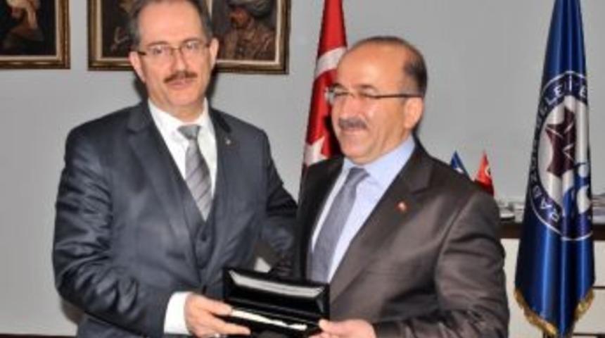 Toki Başkanı Karabel&rsquo;den Başkan G&uuml;mr&uuml;k&ccedil;&uuml;oğlu&rsquo;na Ziyaret