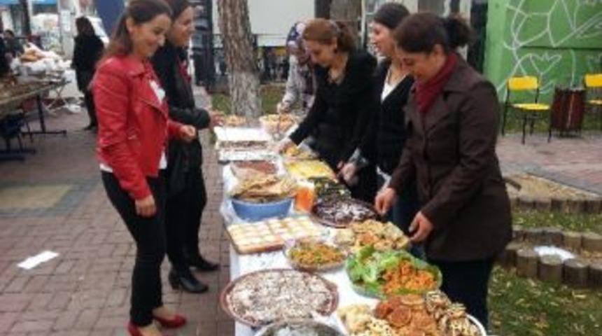 Devrek İstiklal İlk&ouml;ğretim Okulu&rsquo;ndan Kermes