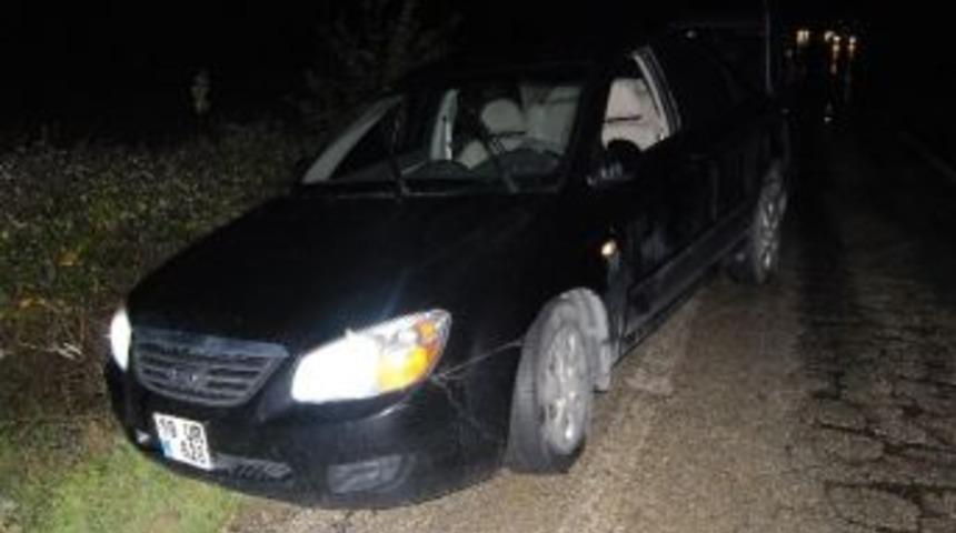 Karayolu &Uuml;zerinde Kavga Eden Gen&ccedil;lere Ara&ccedil; &Ccedil;arptı: 1 &Ouml;l&uuml;, 1 Yaralı