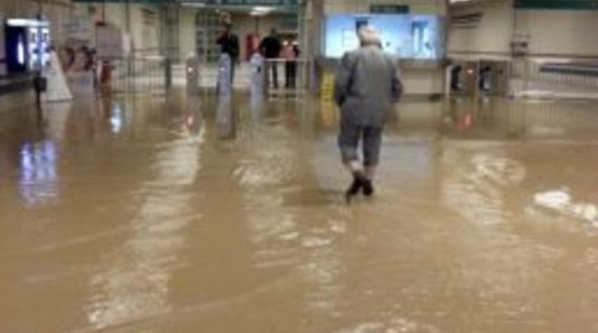 Basmane Metro İstasyonu Sular Altında Kaldı