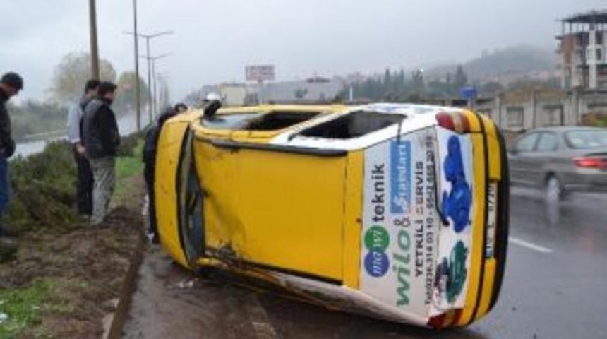 Takla Atıp Karşı Şeride Ge&ccedil;ti