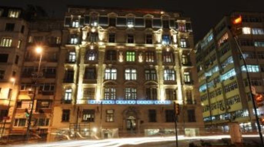 İksv'nin Bor&ccedil;larını Eczacıbaşı Kapatacak