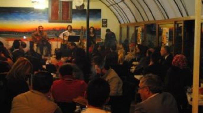 Grup Abdal Şanlıurfa'da Hayranlarıyla Buluştu