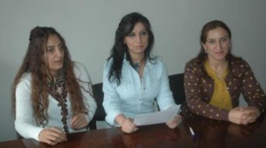 Hakkari&rsquo;de Kadına Y&ouml;nelik Şiddete Kınama