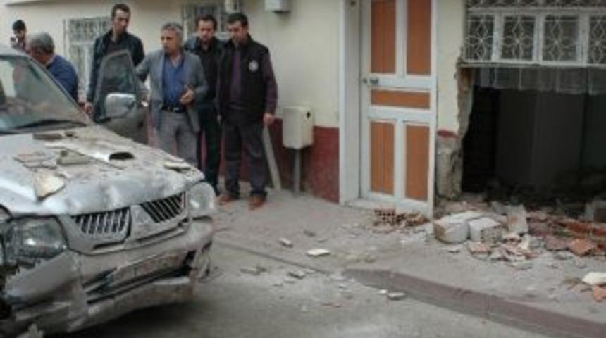 Kamyonet Eve Girdi, Ev Sahibi Saniyelerle Kurtuldu