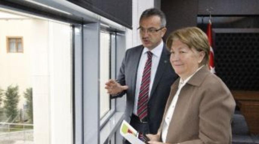 Ko&uuml; Rekt&ouml;r&uuml; Komsuoğlu'ndan Gebze Ziyareti