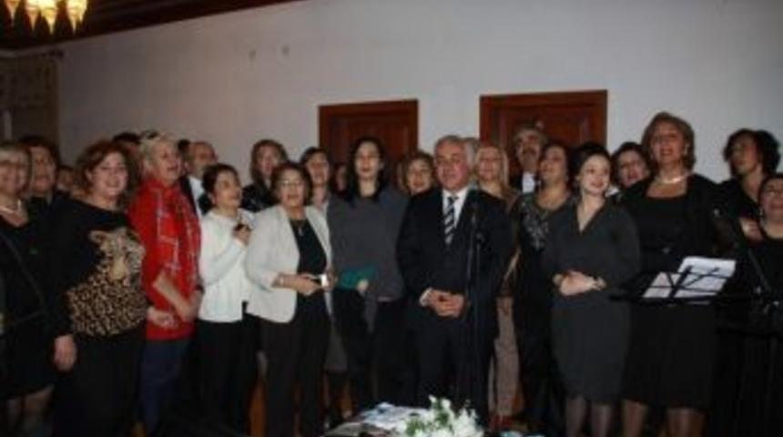 &Ccedil;ubuk Belediyesi&rsquo;nden &Ouml;ğretmenler G&uuml;n&uuml;&rsquo;ne &Ouml;zel Kutlama