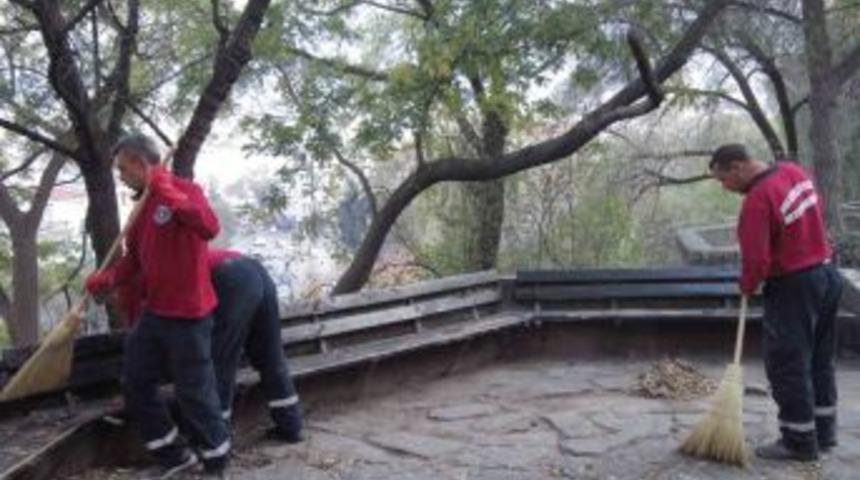 Bursa'nın Tarihi Mekanları Temizleniyor