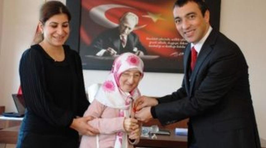 Engelli Emineyi Hayata Bağladı