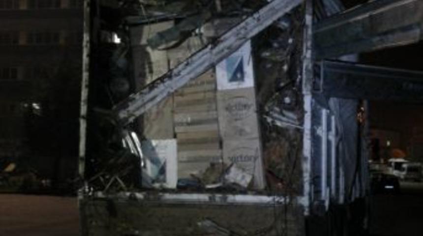 Kamyondaki Hurdaların Altından 160 Bin Paket Ka&ccedil;ak Sigara &Ccedil;ıktı