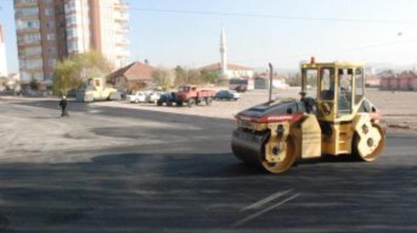 Konaklar Mahallesi'nde Yol Ve &Ccedil;evre D&uuml;zenlemesi Yapılıyor