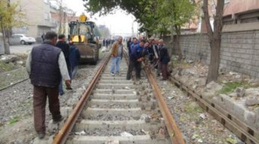 Batman'da Ddy Ait 60 Yıllık Raylar Yenilendi