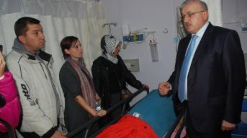 Yalova&rsquo;da &Ouml;ğrenci Servisi Devrildi: 18 Yaralı