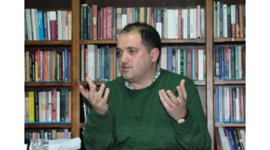 Do&ccedil;. Dr. G&uuml;le&ccedil;: D&uuml;zenleme Eğitim Hakkını Engellememeli