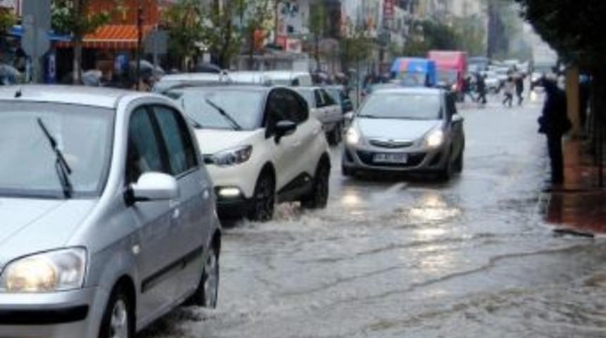 Manisa'da Sağanak Yağış