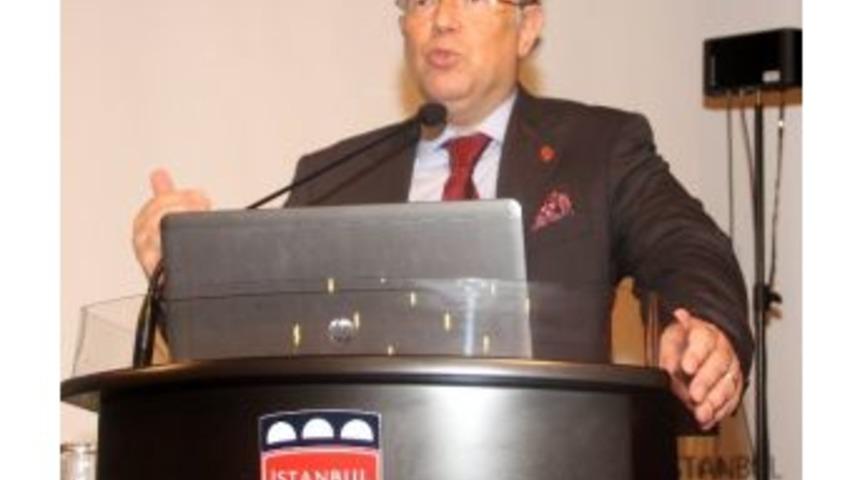 T&uuml;rkiye'de &Ccedil;ocuk &Uuml;niversitelerinin Geleceği Konuşuldu