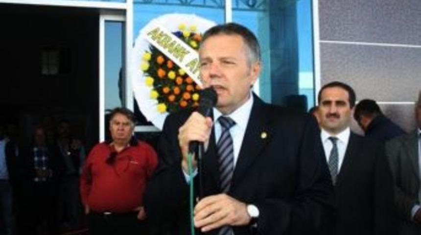 Başkan T&uuml;rk&ouml;zen&rsquo;den Kadına Şiddete Tepki