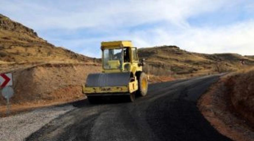 Sivas Genelinde 470 Kilometre Asfalt Yama Çalışması Yapıldı