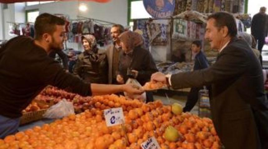 Başkan Ata&ccedil; &Ccedil;amlıca Pazaryerini Ziyaret Etti