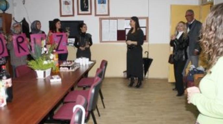 Sel&ccedil;uk'ta Mutlu Eden &Ouml;ğretmenler G&uuml;n&uuml; S&uuml;prizi