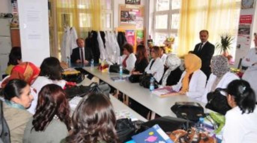 Burma: "en Fazla Okul Yeri &Uuml;reten Başkan Benim"